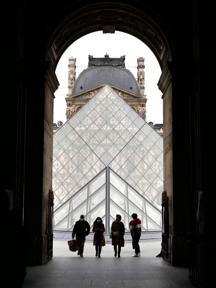 a Paris Louvre II 152 mmm.jpg