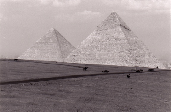 Les Pyramides blanches
(aucun trucage)