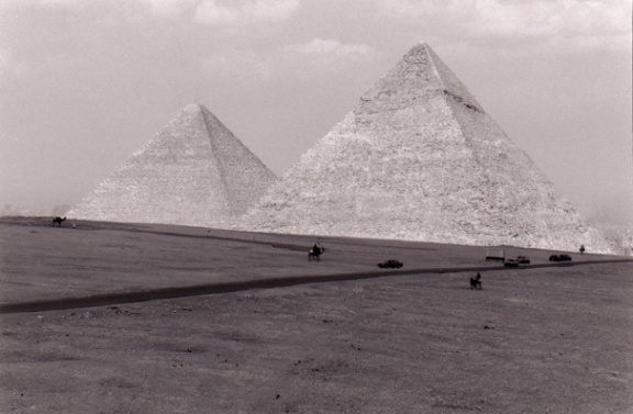 Les Pyramides blanches
(aucun trucage)