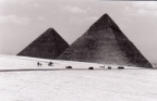 Les Pyramides noires
(aucun trucage)
