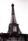 Tour Eiffel inversée 