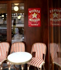 Paris, cafés, lundi 24 février