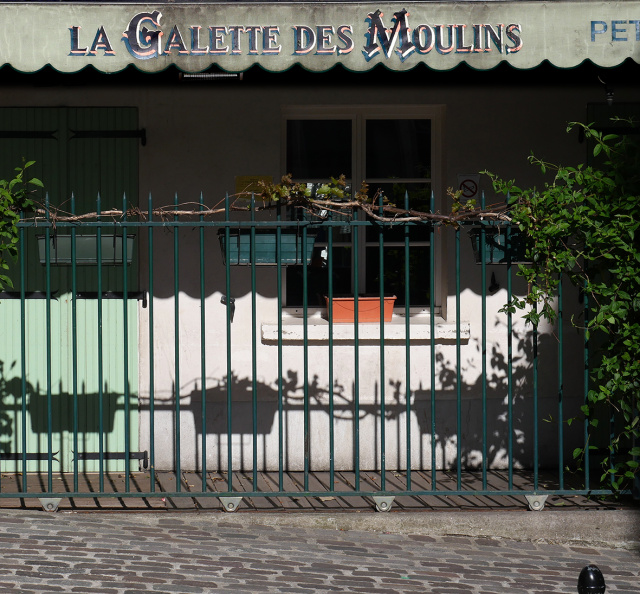 a Paris Mntmartre avr  21 045 mmm.jpg