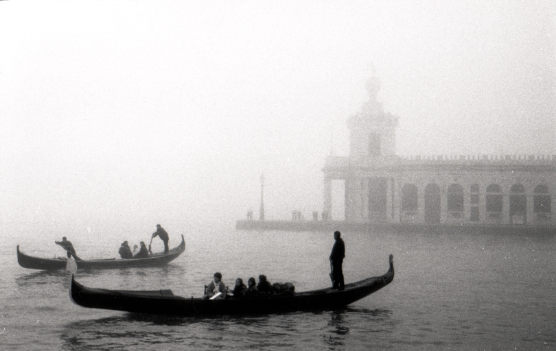 Gondoles et Dogana, Venise